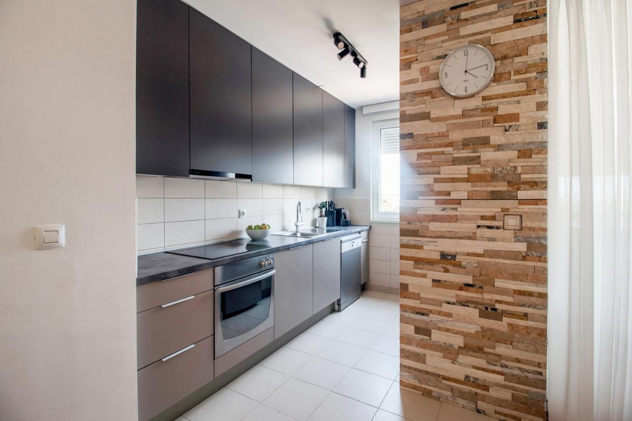 Apartment Montesa Zadar With Free Parking And Balcony Exterior photo