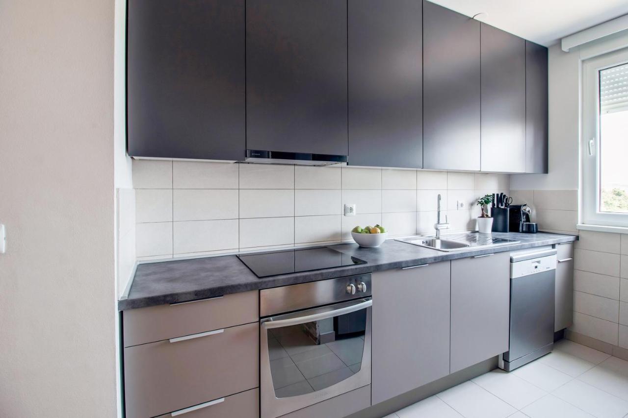 Apartment Montesa Zadar With Free Parking And Balcony Exterior photo