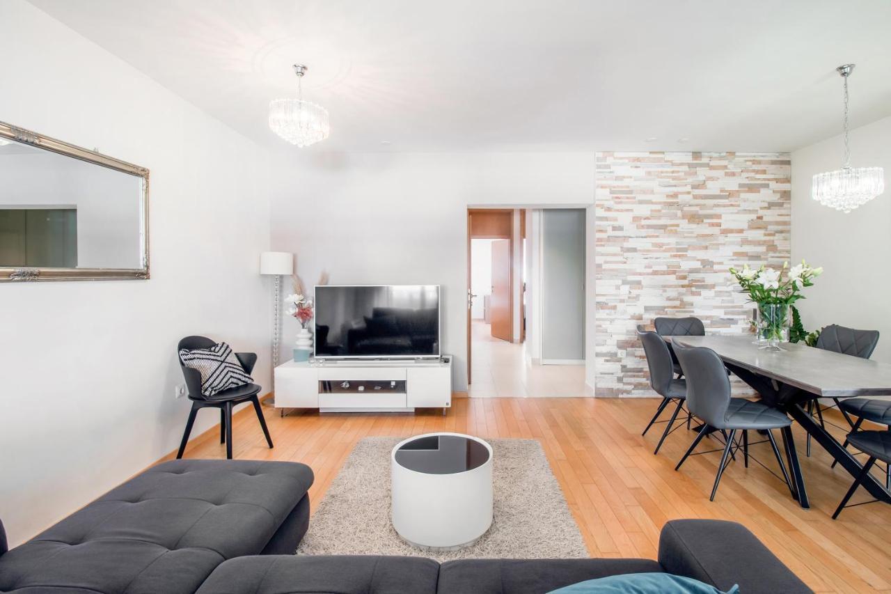 Apartment Montesa Zadar With Free Parking And Balcony Exterior photo