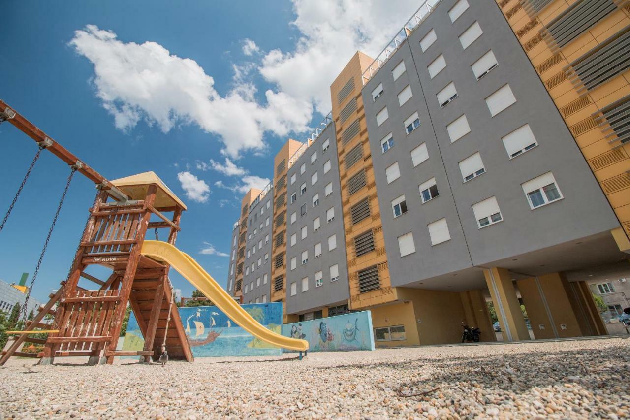 Apartment Montesa Zadar With Free Parking And Balcony Exterior photo